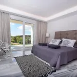 Villa Exquisite And Modern Near With Heated Pool! *