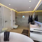 Villa Exquisite And Modern Near With Heated Pool! Marbella