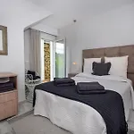 Exquisite And Modern Near With Heated Pool!