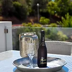 Villa Exquisite And Modern Near With Heated Pool! *