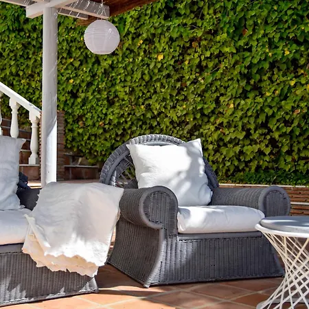 Villa Exquisite And Modern Near With Heated Pool! Marbella