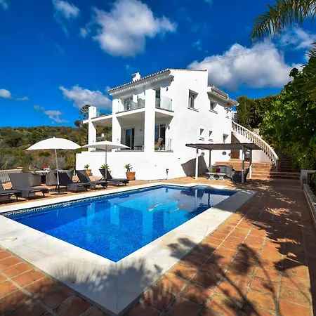 Villa Exquisite And Modern Near With Heated Pool! Marbella