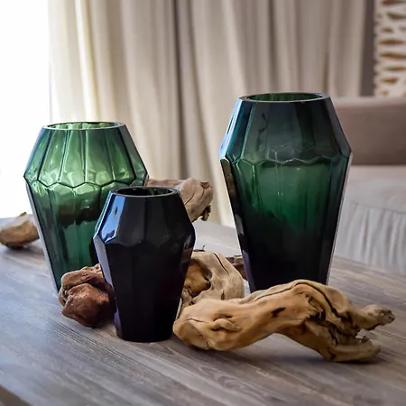 Exquisite And Modern Near With Heated Pool! Marbella