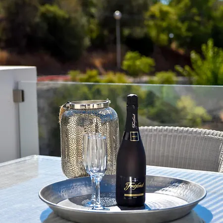 Villa Exquisite And Modern Near With Heated Pool! *