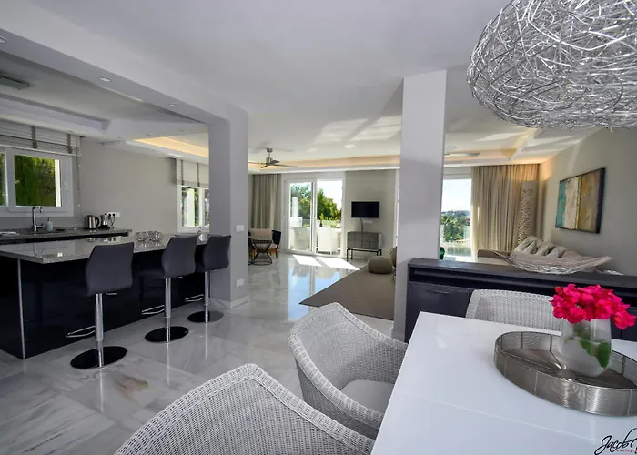 Villa Exquisite And Modern Near With Heated Pool! *