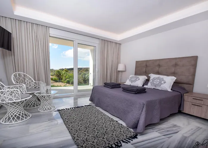 Villa Exquisite And Modern Near With Heated Pool! *