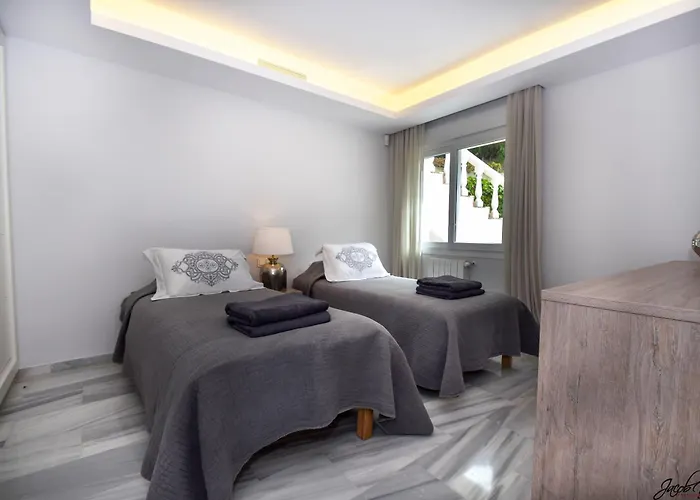 Villa Exquisite And Modern Near With Heated Pool! *