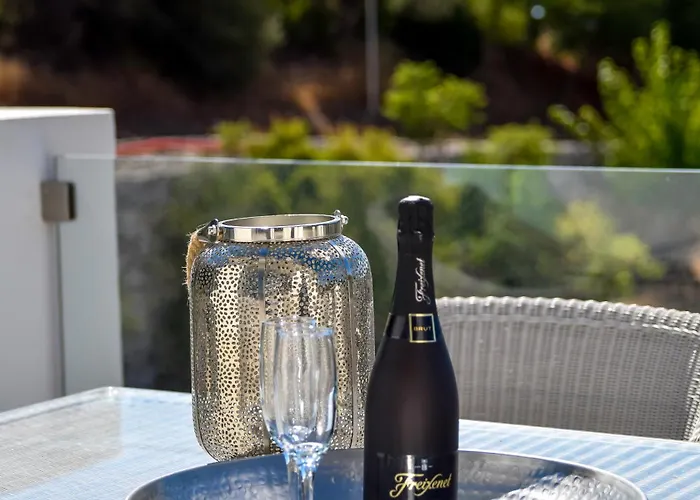 Villa Exquisite And Modern Near With Heated Pool! *
