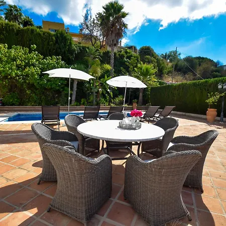 Villa Exquisite And Modern Near With Heated Pool! *